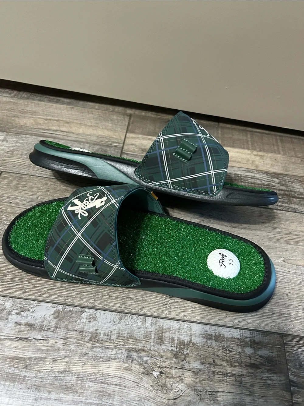 Reef Gold Tartan Green Plaid Slide Sandals grass turf insole Golf ball